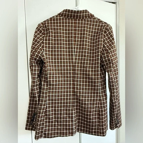 Bershka Plaid Blazer – Size Small
Brown Checkered Double-Breasted - Picture 3 of 3